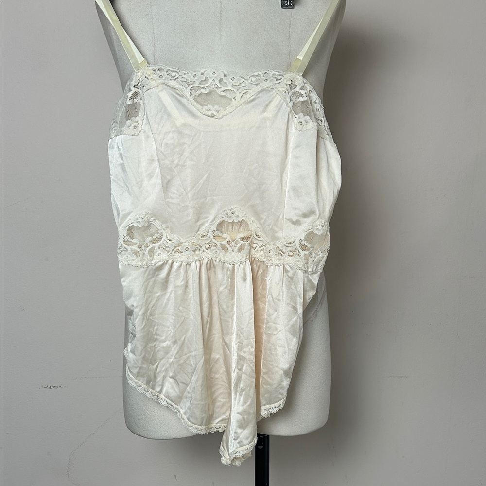 Vintage Blush cream nylon lace Teddy chemise size small